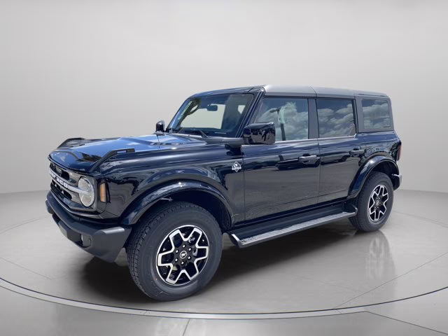 2026 Shadow Black Ford Bronco Outer Banks 4X4 Convertible