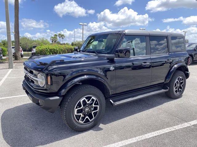 2026 Shadow Black Ford Bronco Outer Banks 4X4 Convertible