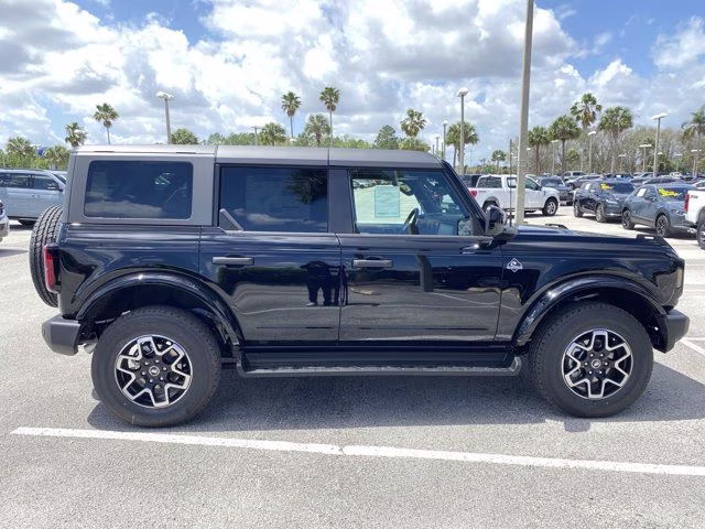 2026 Shadow Black Ford Bronco Outer Banks 4X4 Convertible