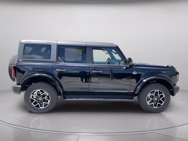 2026 Shadow Black Ford Bronco Outer Banks 4X4 Convertible