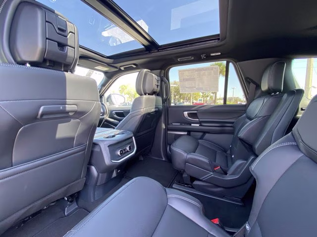 2026 Glacier Gray Metallic Tri-Coat Ford Expedition Max Platinum 4X4 SUV