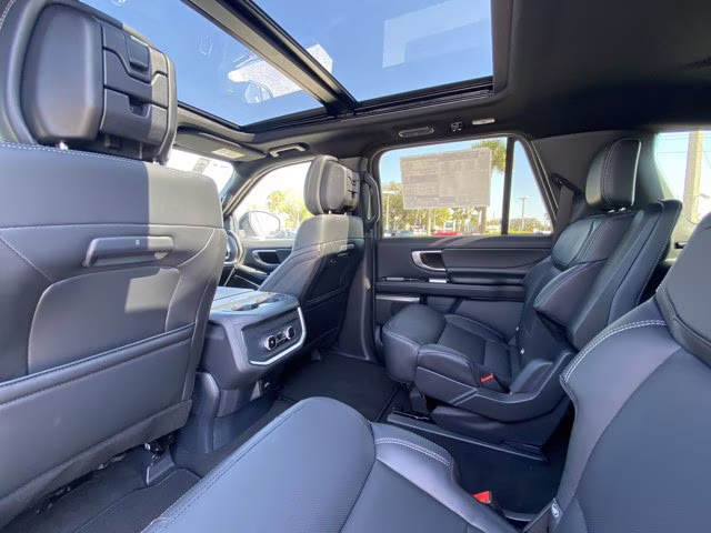 2026 Glacier Gray Metallic Tri-Coat Ford Expedition Max Platinum 4X4 SUV