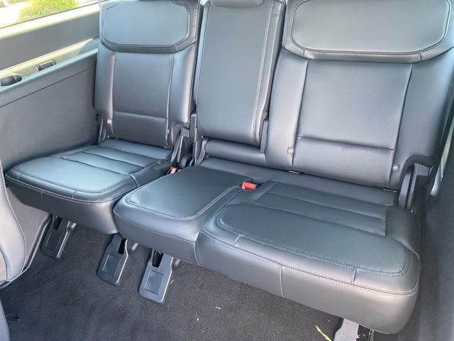 2026 Glacier Gray Metallic Tri-Coat Ford Expedition Max Platinum 4X4 SUV