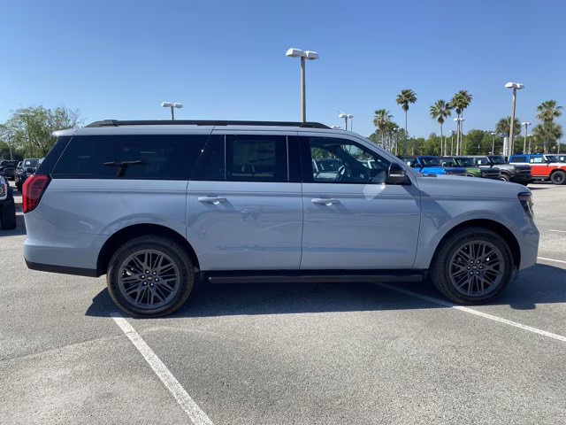 2026 Glacier Gray Metallic Tri-Coat Ford Expedition Max Platinum 4X4 SUV