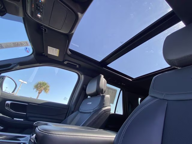 2026 Glacier Gray Metallic Tri-Coat Ford Expedition Max Platinum 4X4 SUV