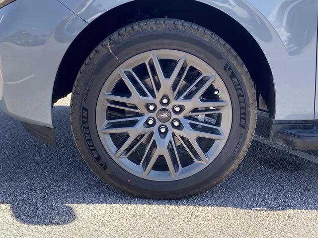 2026 Glacier Gray Metallic Tri-Coat Ford Expedition Max Platinum 4X4 SUV