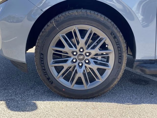 2026 Glacier Gray Metallic Tri-Coat Ford Expedition Max Platinum 4X4 SUV