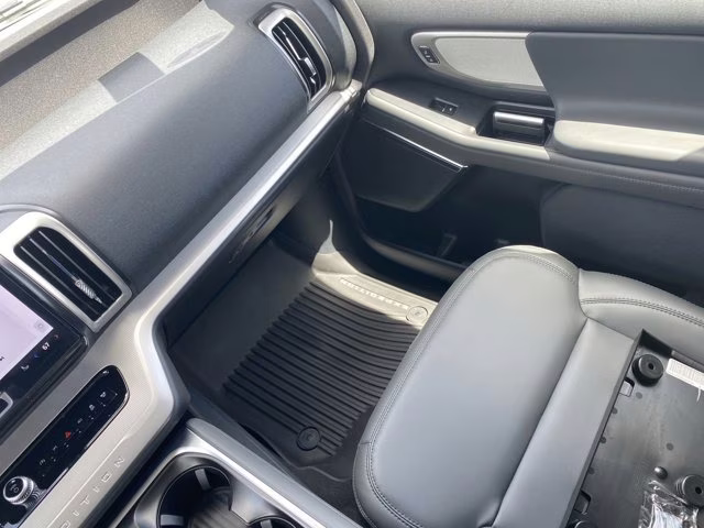 2026 Space Silver Metallic Ford Expedition Active RWD SUV