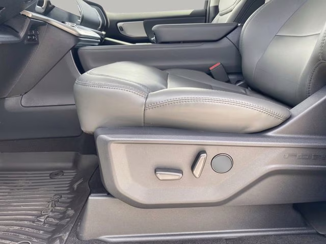 2026 Space Silver Metallic Ford Expedition Active RWD SUV