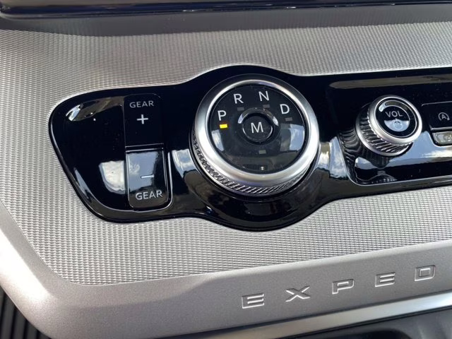 2026 Space Silver Metallic Ford Expedition Active RWD SUV