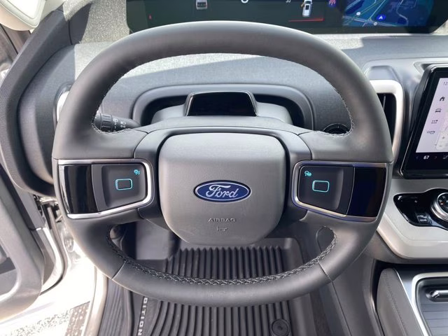 2026 Space Silver Metallic Ford Expedition Active RWD SUV