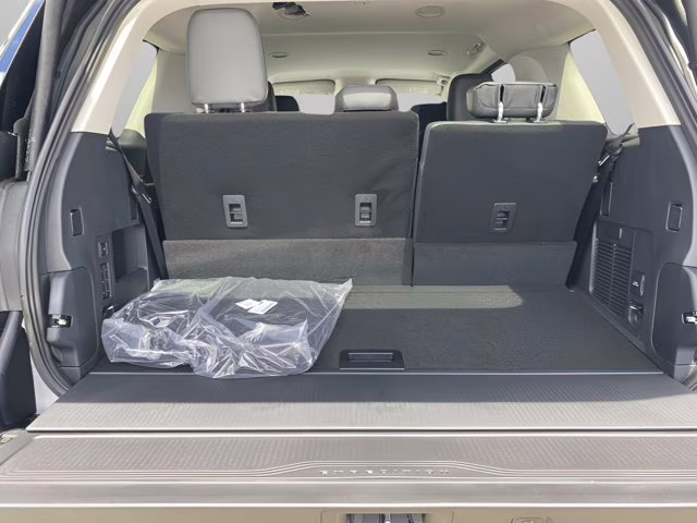 2026 Space Silver Metallic Ford Expedition Active RWD SUV