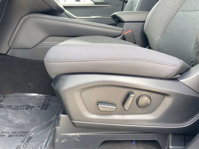 2026 Space White Metallic Ford Explorer Active RWD SUV