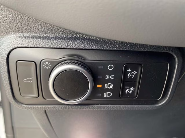 2026 Space White Metallic Ford Explorer Active RWD SUV