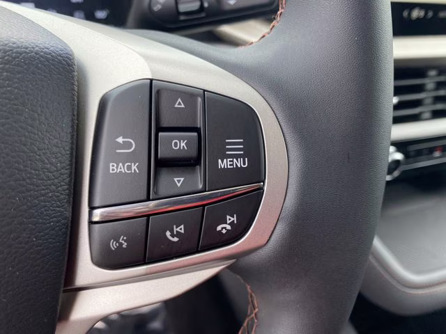 2026 Space White Metallic Ford Explorer Active RWD SUV