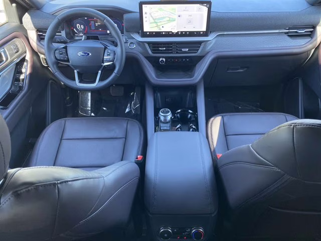 2026 Star White Metallic Tri-Coat Ford Explorer Platinum 4X4 SUV