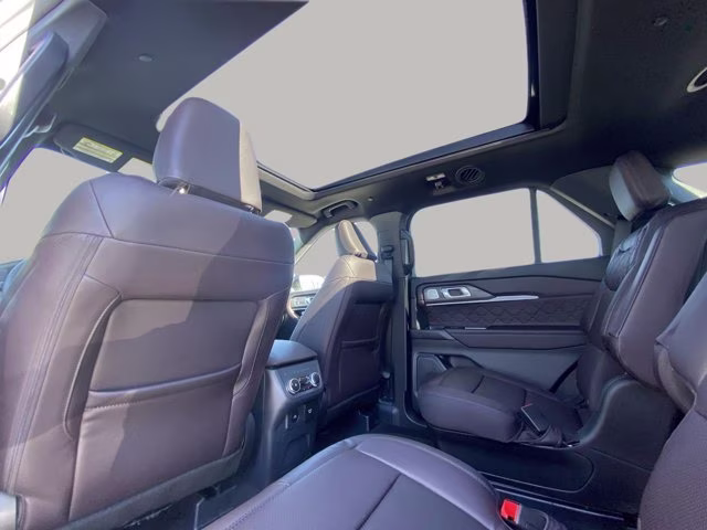2026 Star White Metallic Tri-Coat Ford Explorer Platinum 4X4 SUV