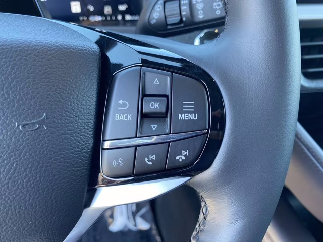 2026 Star White Metallic Tri-Coat Ford Explorer Platinum 4X4 SUV