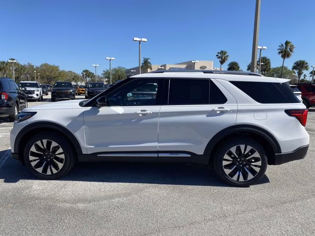2026 Star White Metallic Tri-Coat Ford Explorer Platinum 4X4 SUV