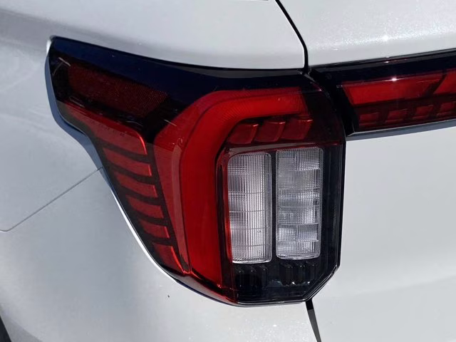 2026 Star White Metallic Tri-Coat Ford Explorer Platinum 4X4 SUV