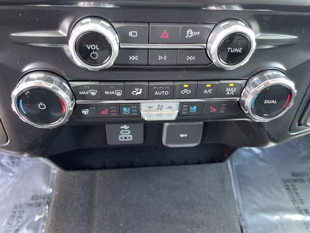2026 Agate Black Metallic Ford Super Duty F-250 SRW LARIAT 4X4 Truck