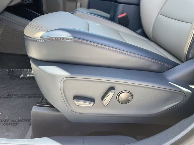 2026 Oxford White Ford Maverick LARIAT AWD Truck