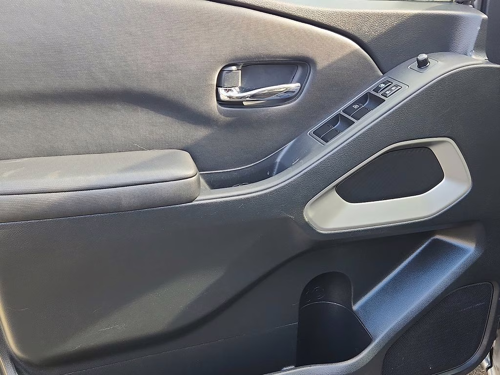 2023 Gun Metallic Nissan Frontier SV 4X4 Truck