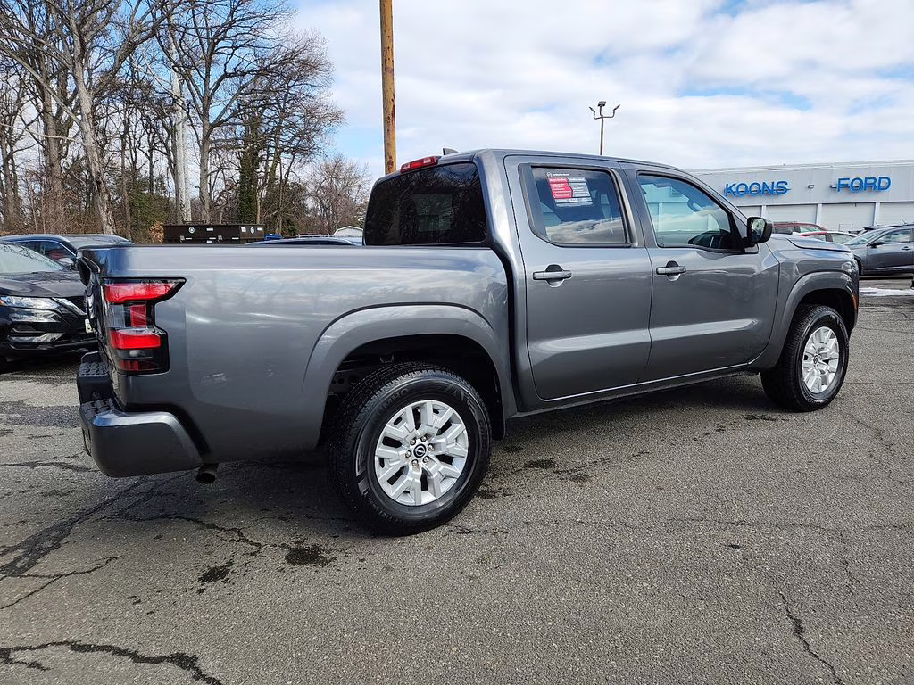 2023 Gun Metallic Nissan Frontier SV 4X4 Truck