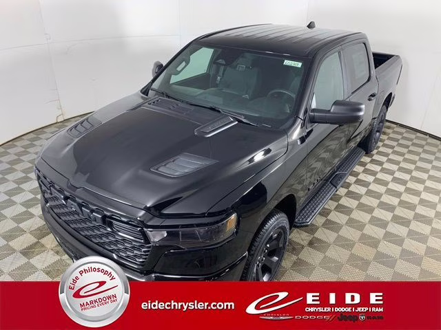 2026 Diamond Black Crystal Pearlcoat Ram 1500 Express 4X4 Truck