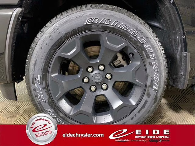 2026 Diamond Black Crystal Pearlcoat Ram 1500 Express 4X4 Truck