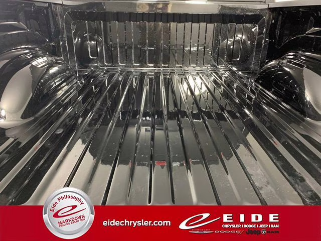 2026 Diamond Black Crystal Pearlcoat Ram 1500 Express 4X4 Truck