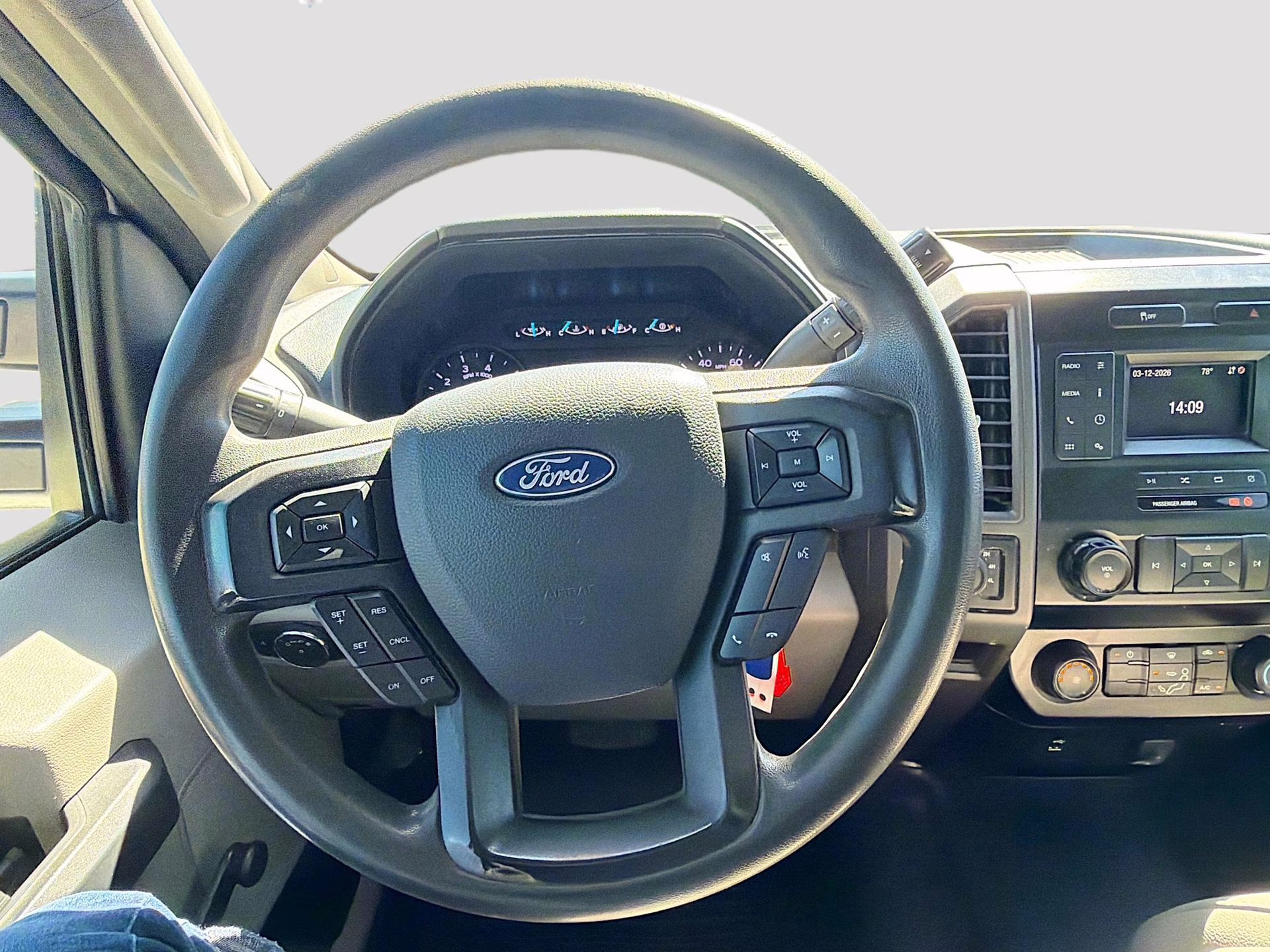 2022 Iconic Silver Metallic Ford Super Duty F-250 SRW XL 4X4 Truck