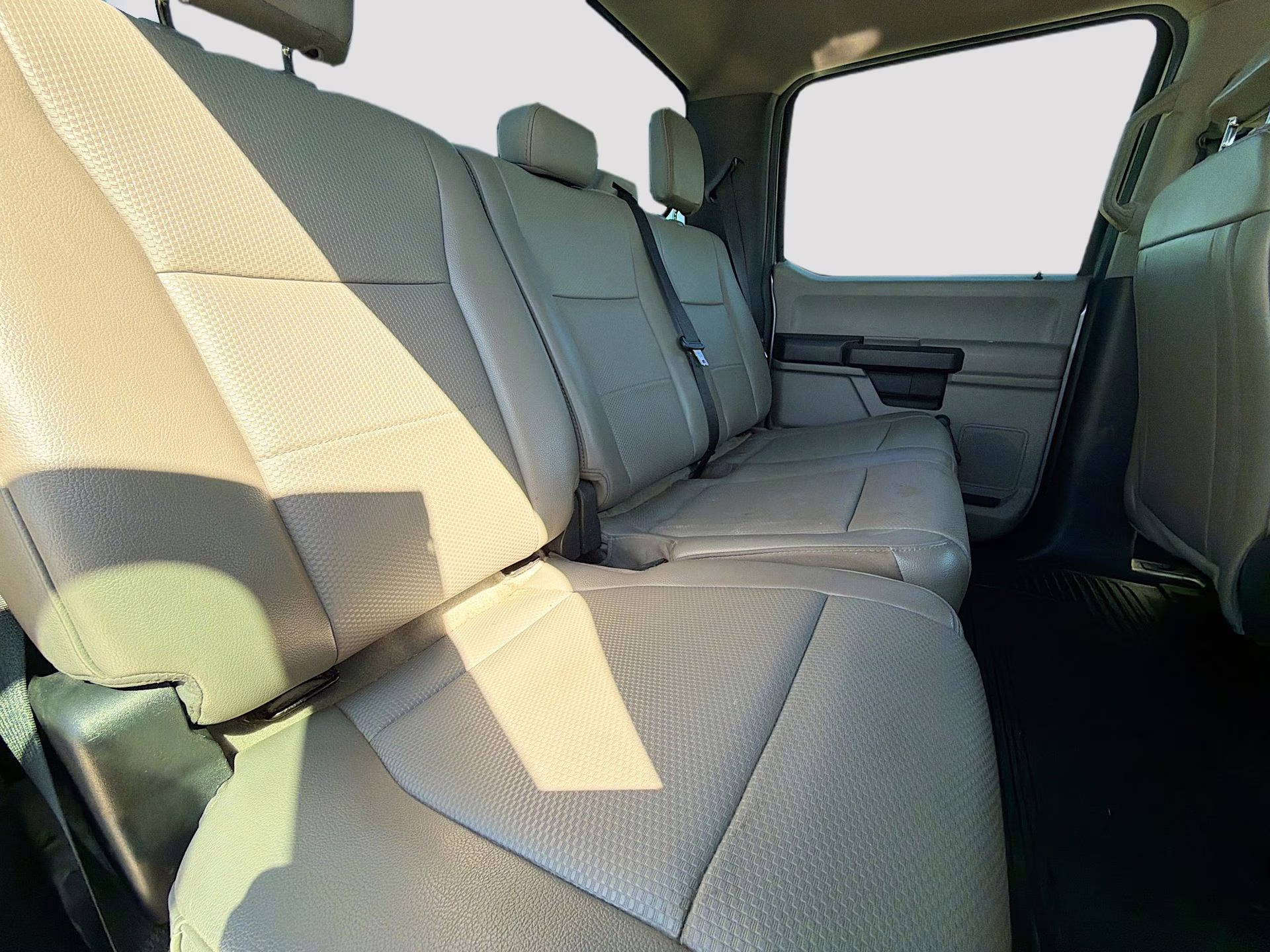 2022 Iconic Silver Metallic Ford Super Duty F-250 SRW XL 4X4 Truck