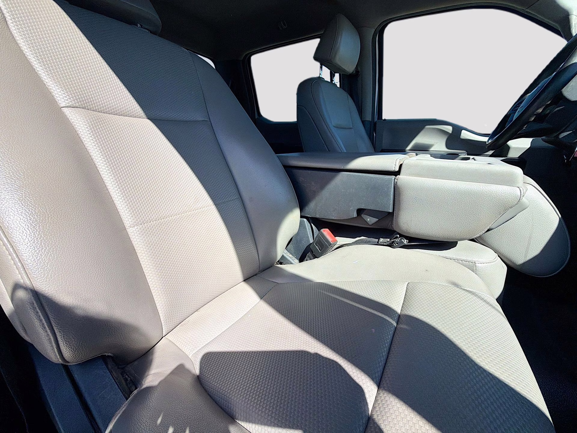 2022 Iconic Silver Metallic Ford Super Duty F-250 SRW XL 4X4 Truck