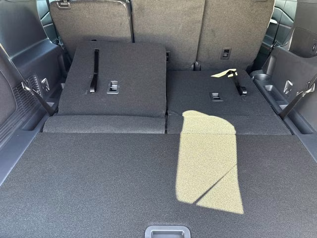 2026 White Ford Explorer ST-Line RWD SUV