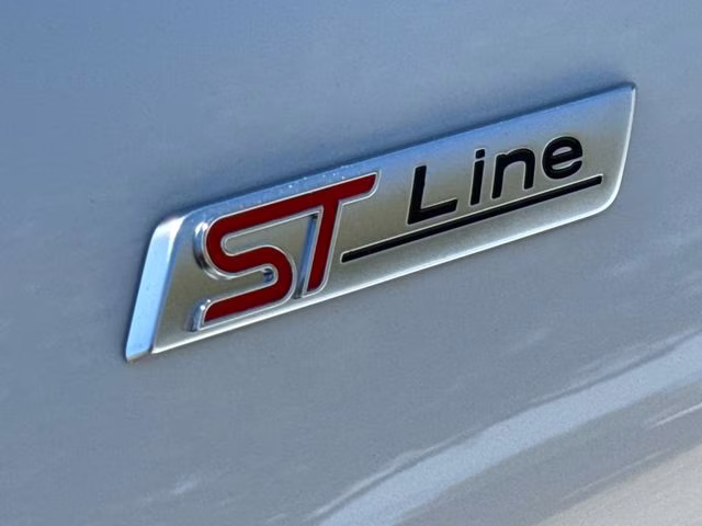 2026 White Ford Explorer ST-Line RWD SUV