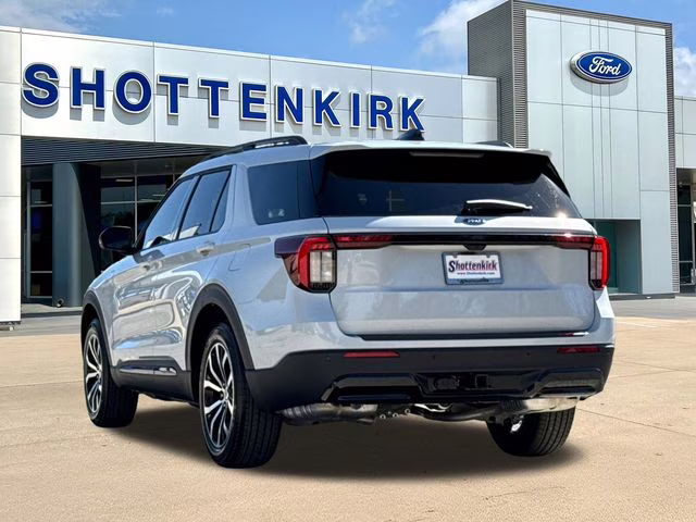 2026 White Ford Explorer ST-Line RWD SUV