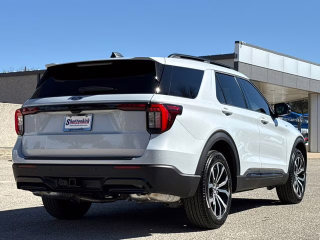 2026 White Ford Explorer ST-Line RWD SUV