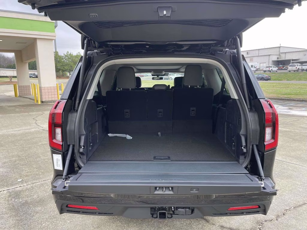 2026 Black Metallic Ford Expedition Max Active RWD SUV