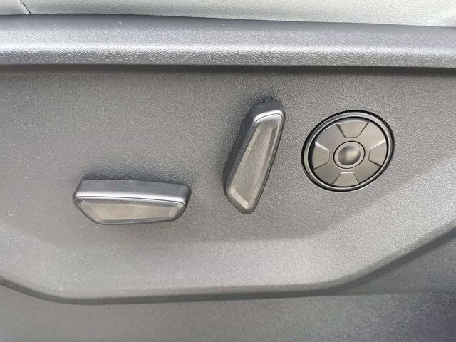 2026 White Metallic Ford Expedition Max Platinum 4X4 SUV