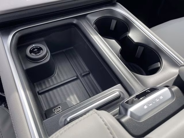 2026 White Metallic Ford Expedition Active 4X4 SUV