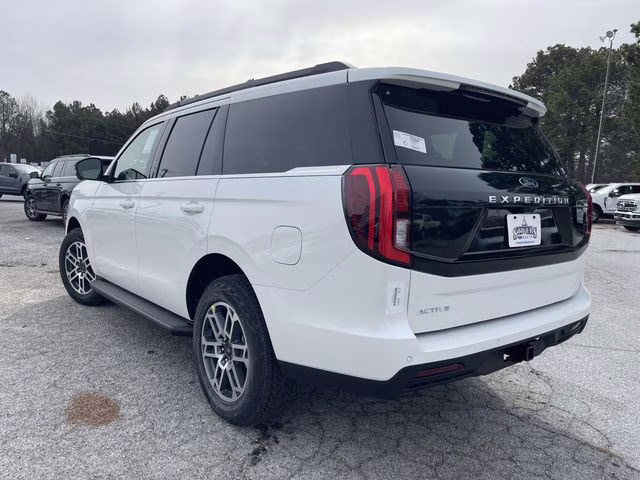 2026 White Metallic Ford Expedition Active 4X4 SUV