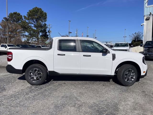 2026 Oxford White Ford Maverick XLT FWD Truck