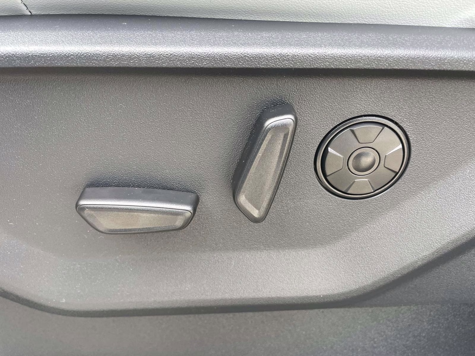 2026 White Metallic Ford Expedition Max Platinum 4X4 SUV