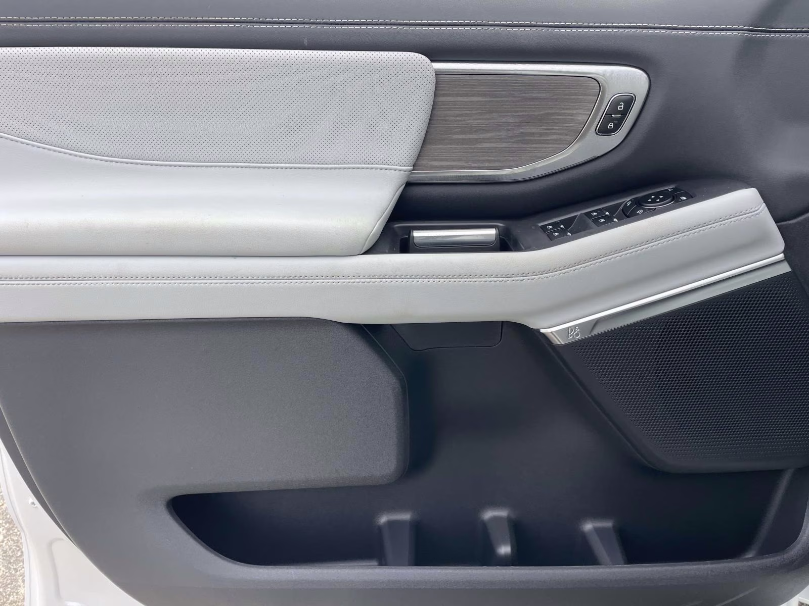 2026 White Metallic Ford Expedition Max Platinum 4X4 SUV