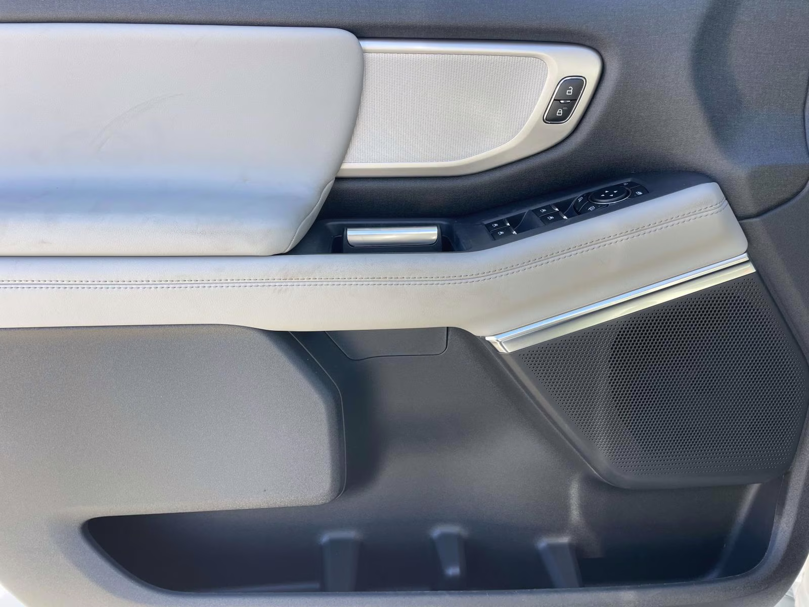 2026 White Metallic Ford Expedition Active RWD SUV