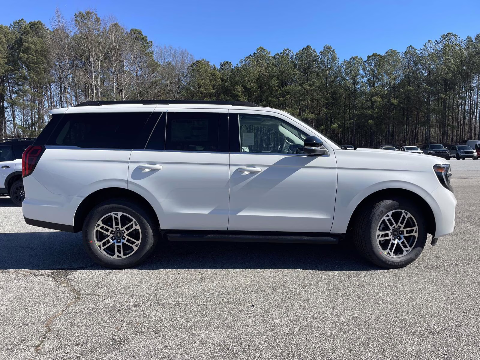 2026 White Metallic Ford Expedition Active RWD SUV
