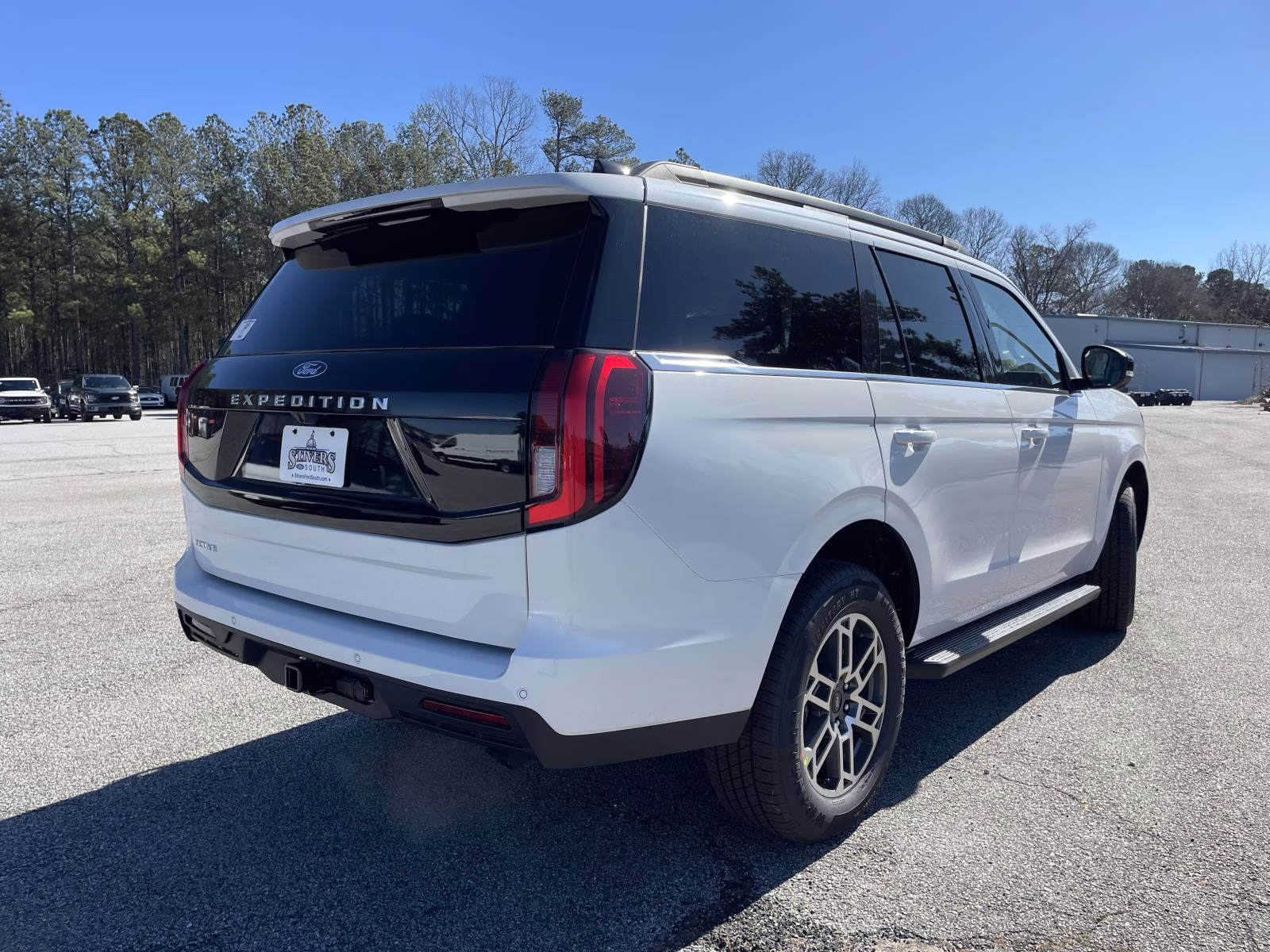 2026 White Metallic Ford Expedition Active RWD SUV
