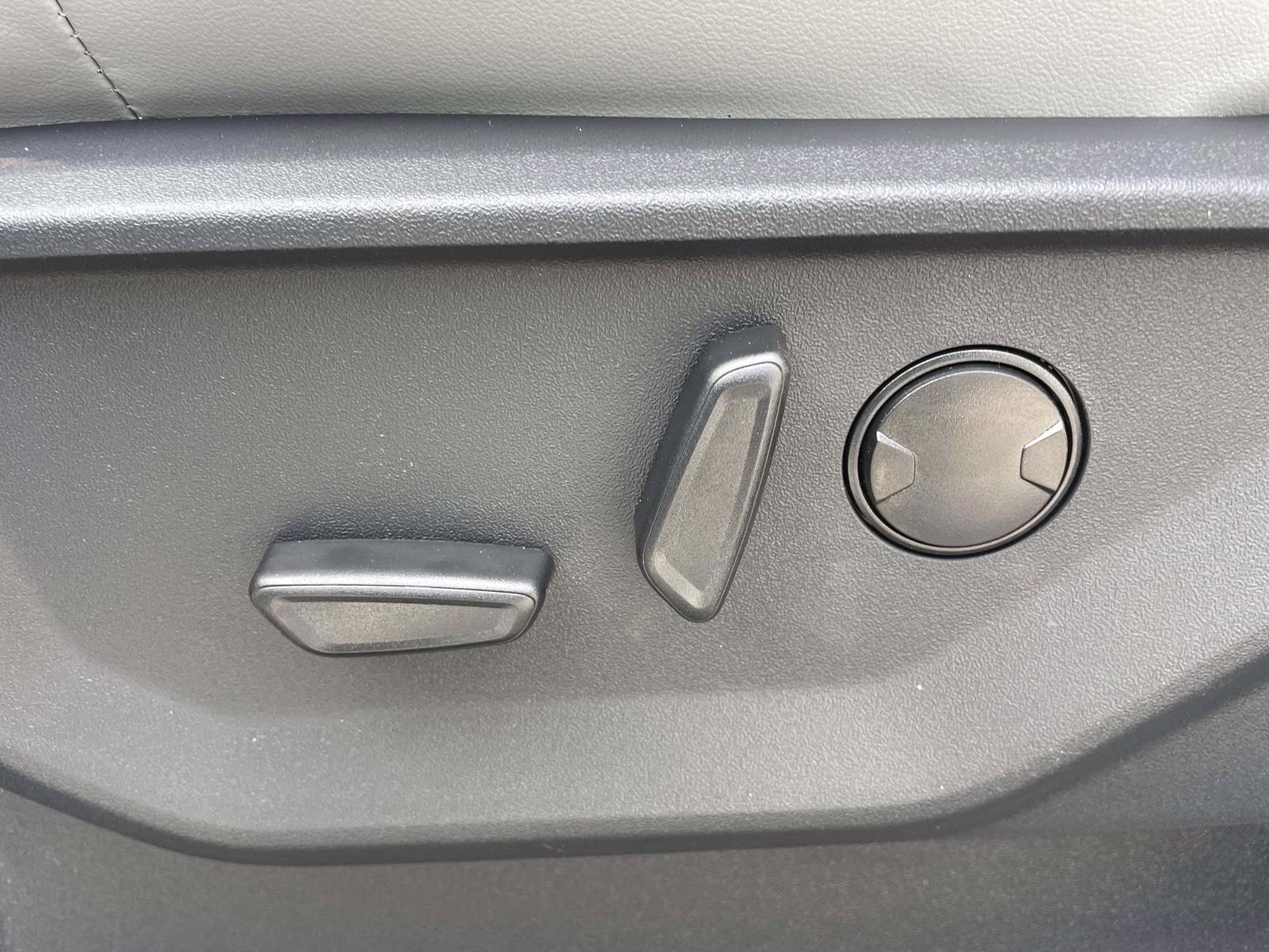 2026 White Metallic Ford Expedition Active 4X4 SUV