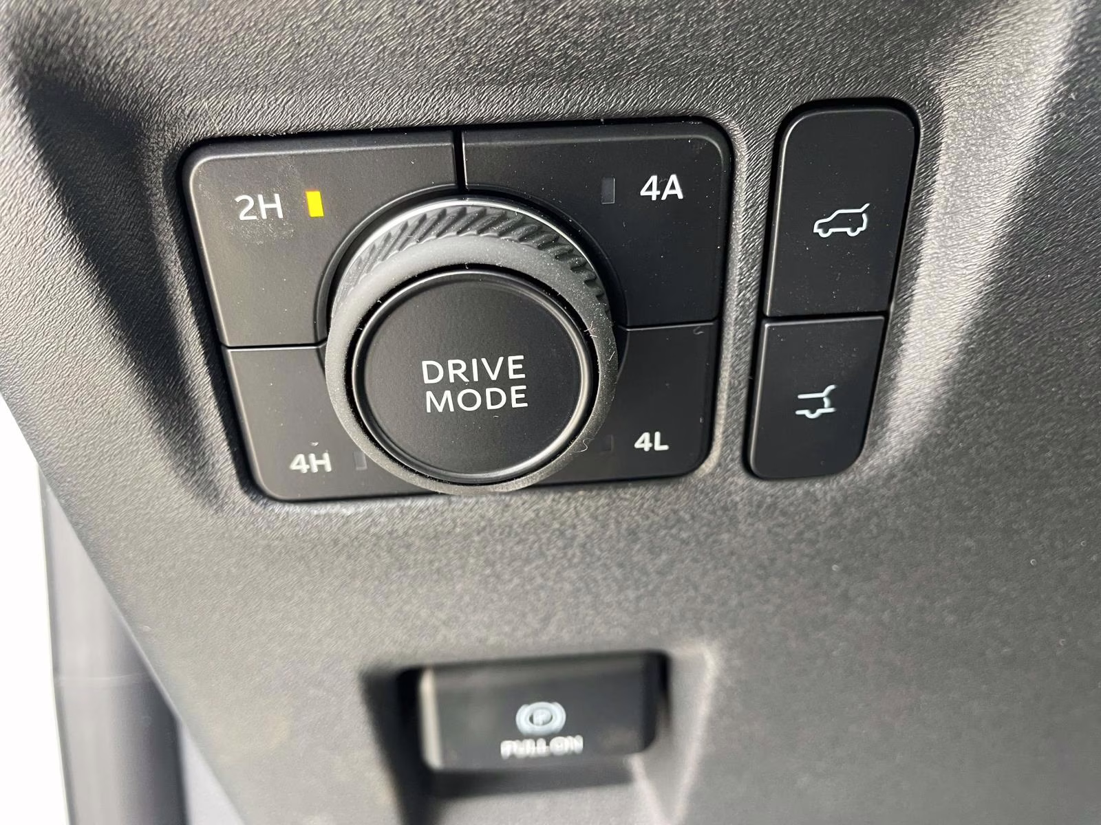 2026 White Metallic Ford Expedition Active 4X4 SUV